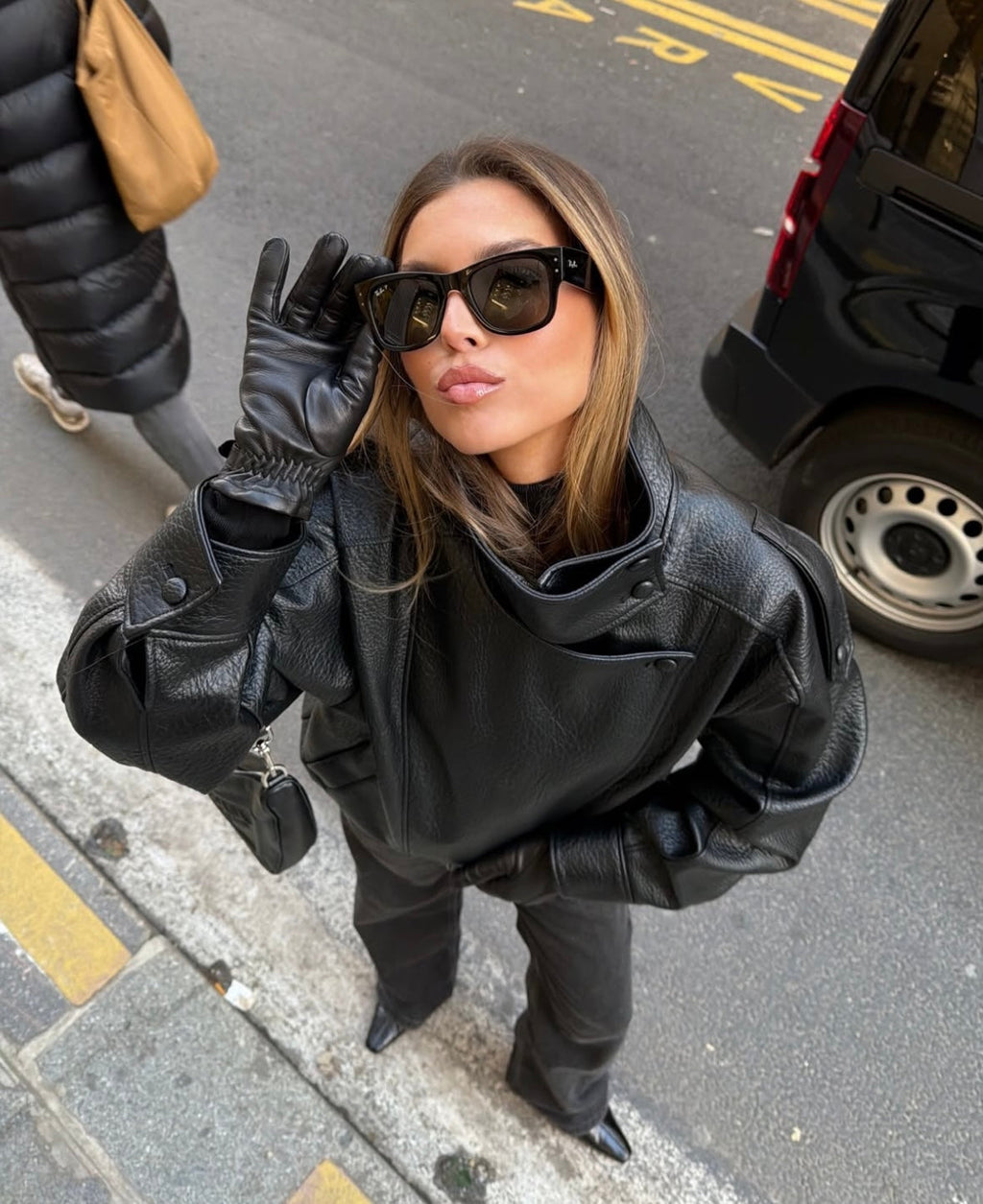 Damen Jacke im Oversized-Stil mit hohem Kragen und Steppdetails | A&B - 1 - Annoboutique