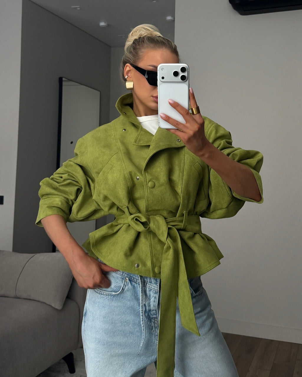 Modische Damenjacke mit hohem Kragen und Taillengürtel | A&B - 9 - Annoboutique