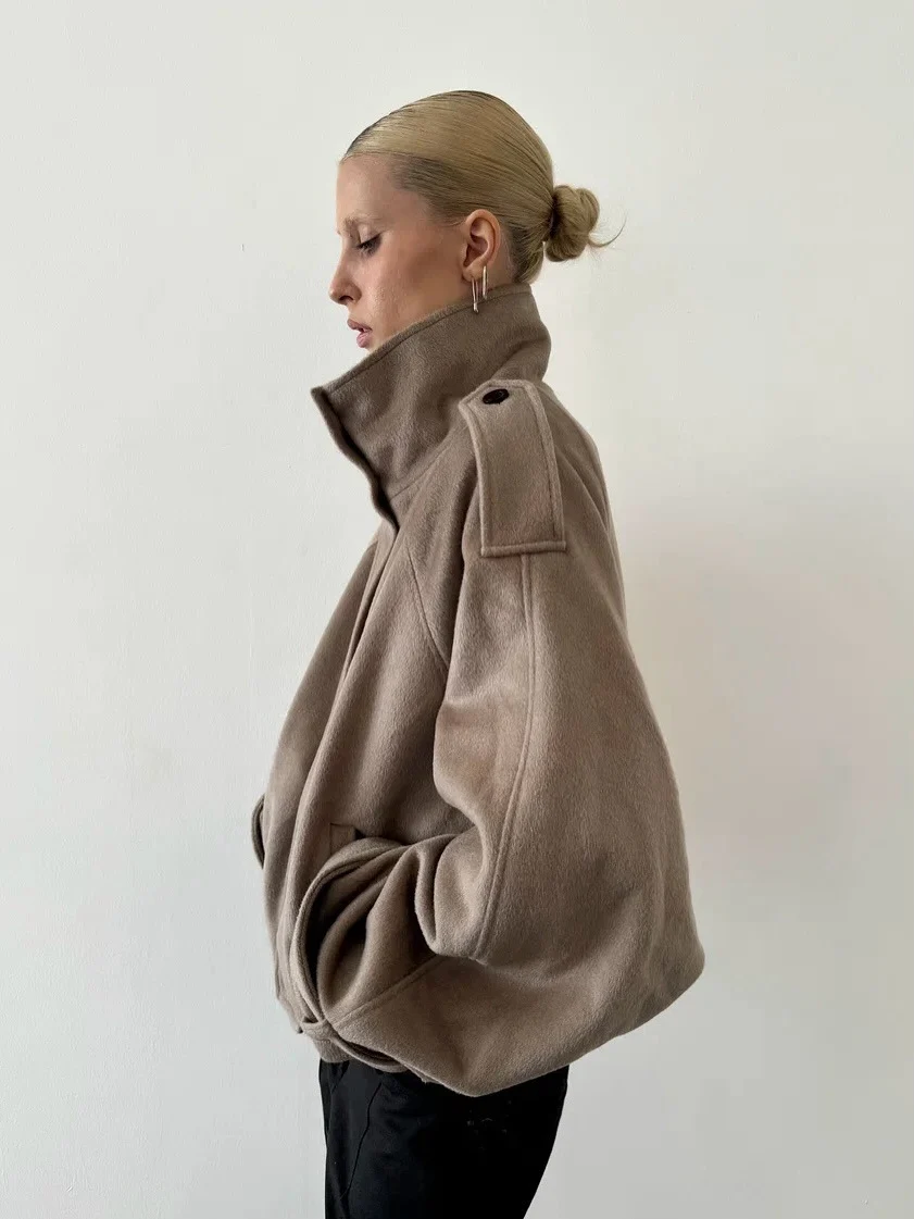 Damenjacke mit hohem Kragen und lässigem Schnitt | A&B - 5 - Annoboutique
