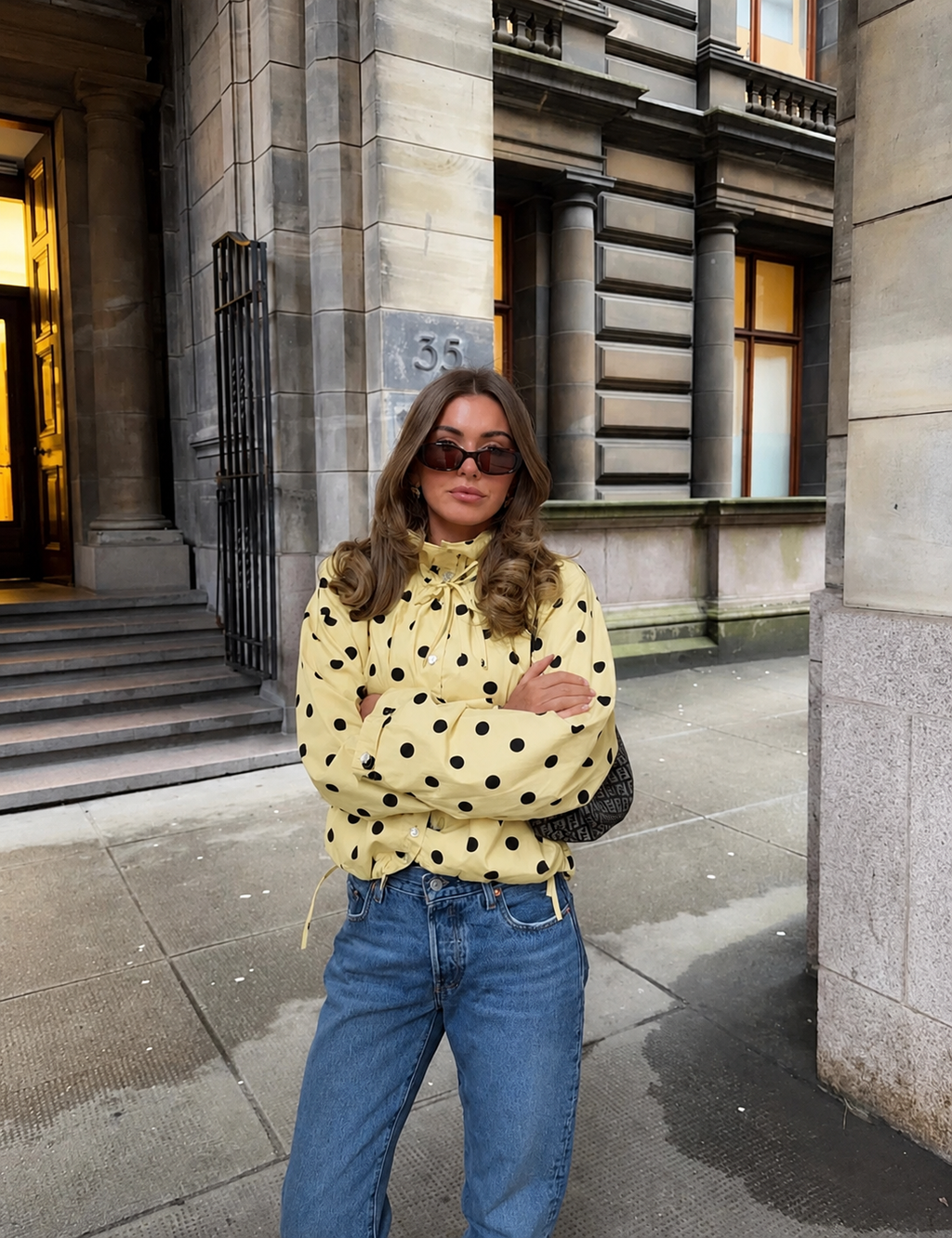Bluse Damen mit hohem Kragen und voluminösen Ärmeln | A&B - 1 - Annoboutique