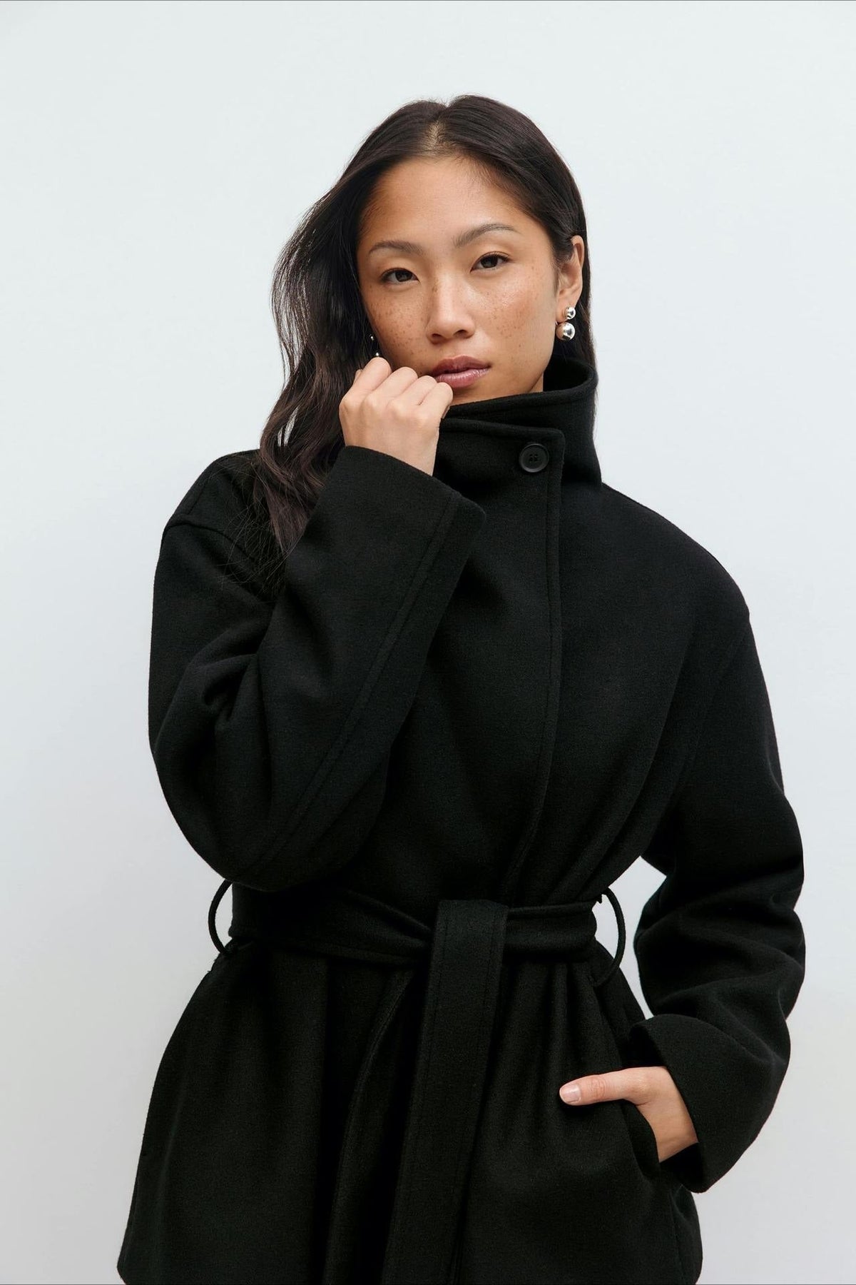 Damen Jacke mit hohem Kragen und Taillengürtel | A&B - 10 - Annoboutique
