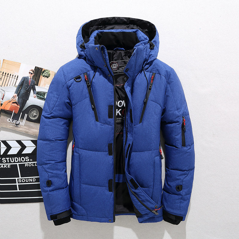 Sportliche Herrenjacke mit abnehmbarer Kapuze und praktischen Taschen | A&B - 4 - Annoboutique