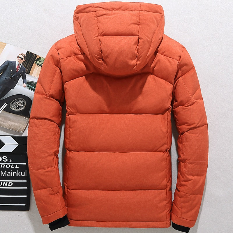 Sportliche Herrenjacke mit abnehmbarer Kapuze und praktischen Taschen | A&B - 11 - Annoboutique