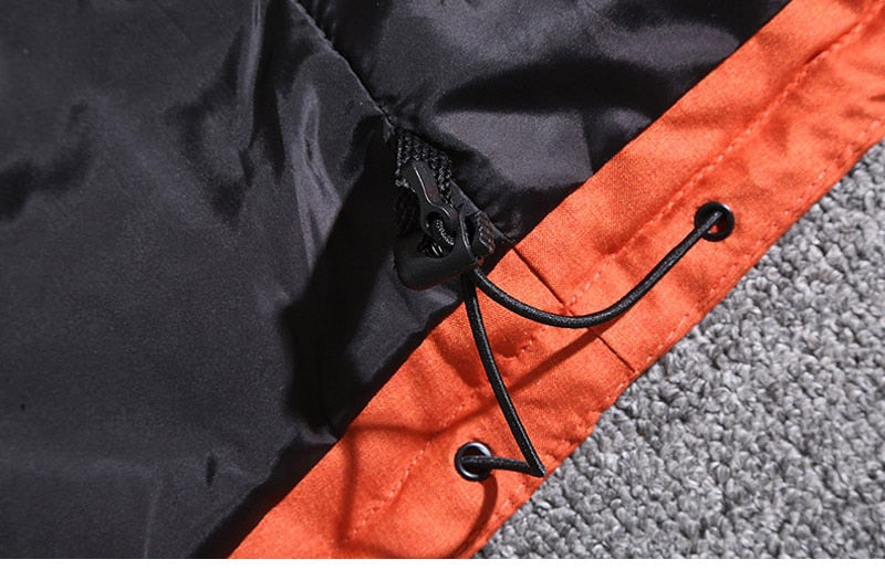 Sportliche Herrenjacke mit abnehmbarer Kapuze und praktischen Taschen | A&B - 13 - Annoboutique