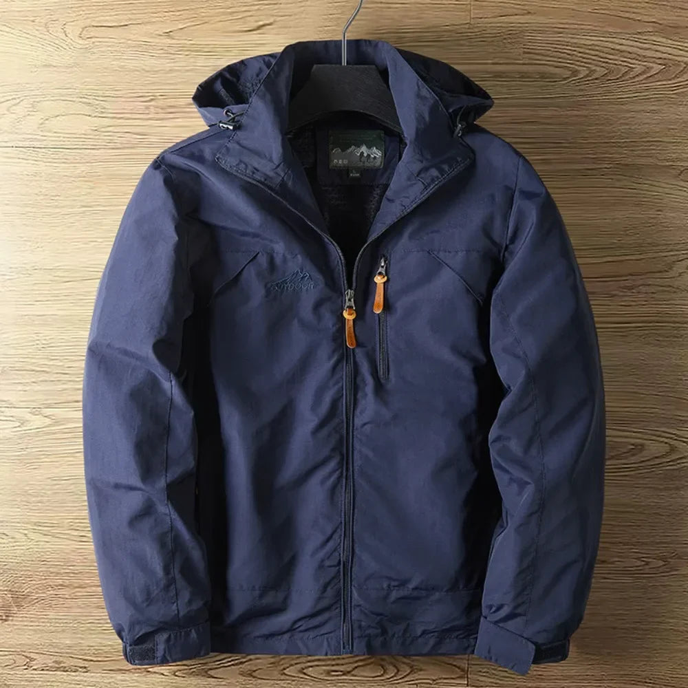 Outdoor-Jacke Herren mit verstellbarer Kapuze und praktischen Taschen | A&B - 3 - Annoboutique