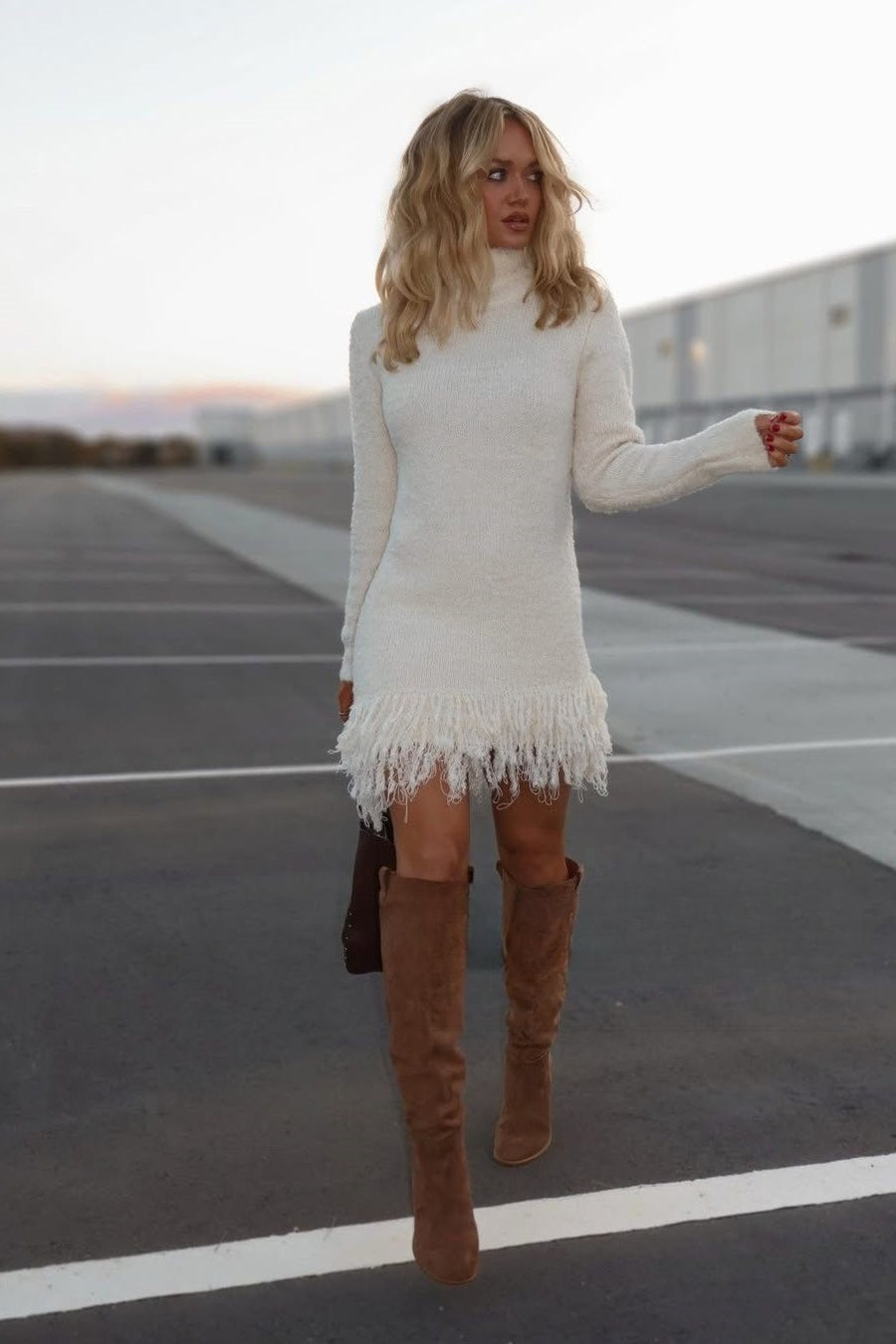 Damenkleid mit Turtleneck und Fransensaum | A&B - 2 - Annoboutique