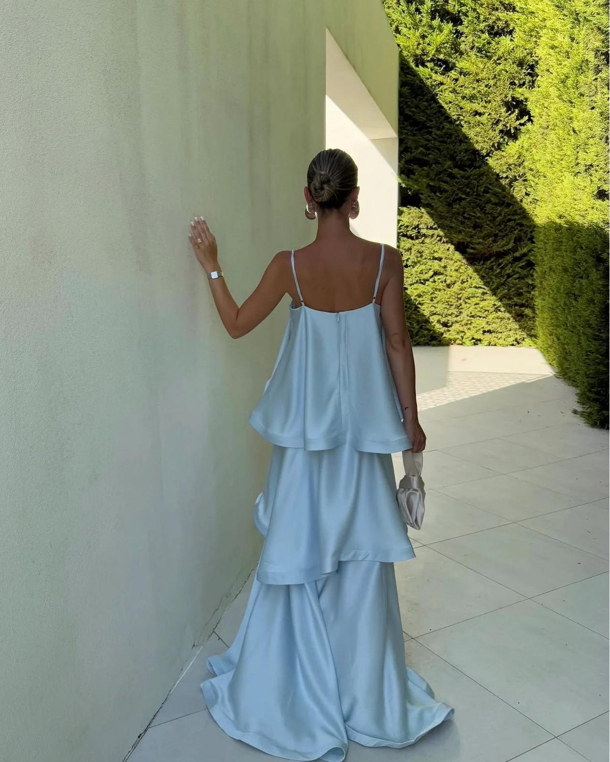Maxikleid Damen mit fließendem Schnitt und asymmetrischem Saum | A&B - 5 - Annoboutique