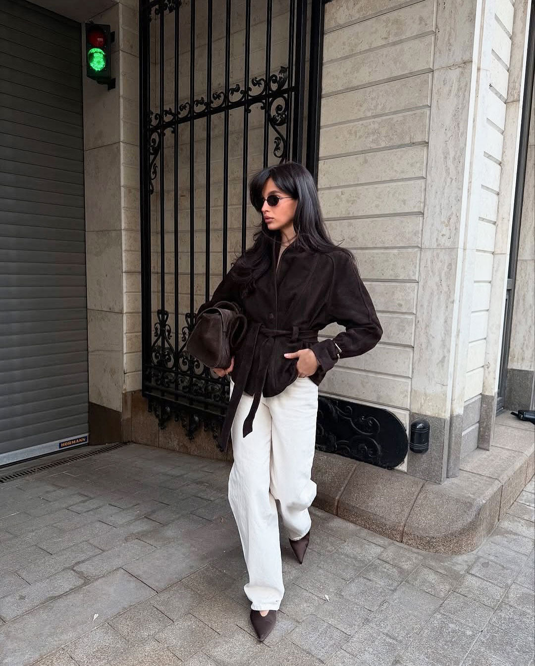 Damenjacke mit tailliertem Schnitt und Gürtel | A&B - 3 - Annoboutique