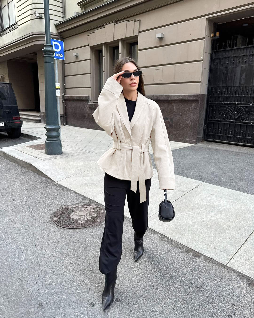 Damenjacke mit tailliertem Schnitt und Gürtel | A&B - 13 - Annoboutique