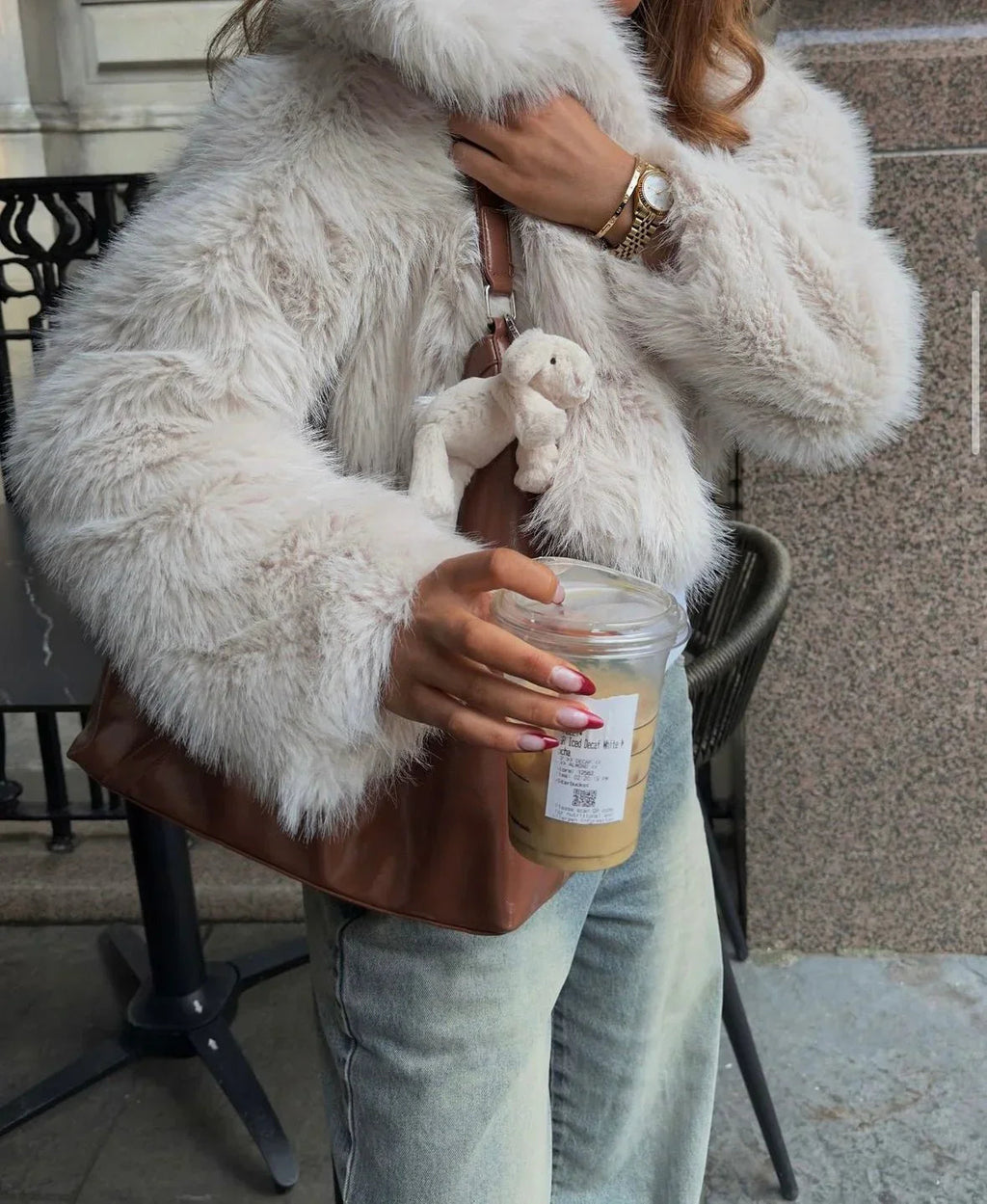 Faux Fur Jacke Damen - Oversized Schnitt mit flauschigem Kragen | A&B - 4 - Annoboutique