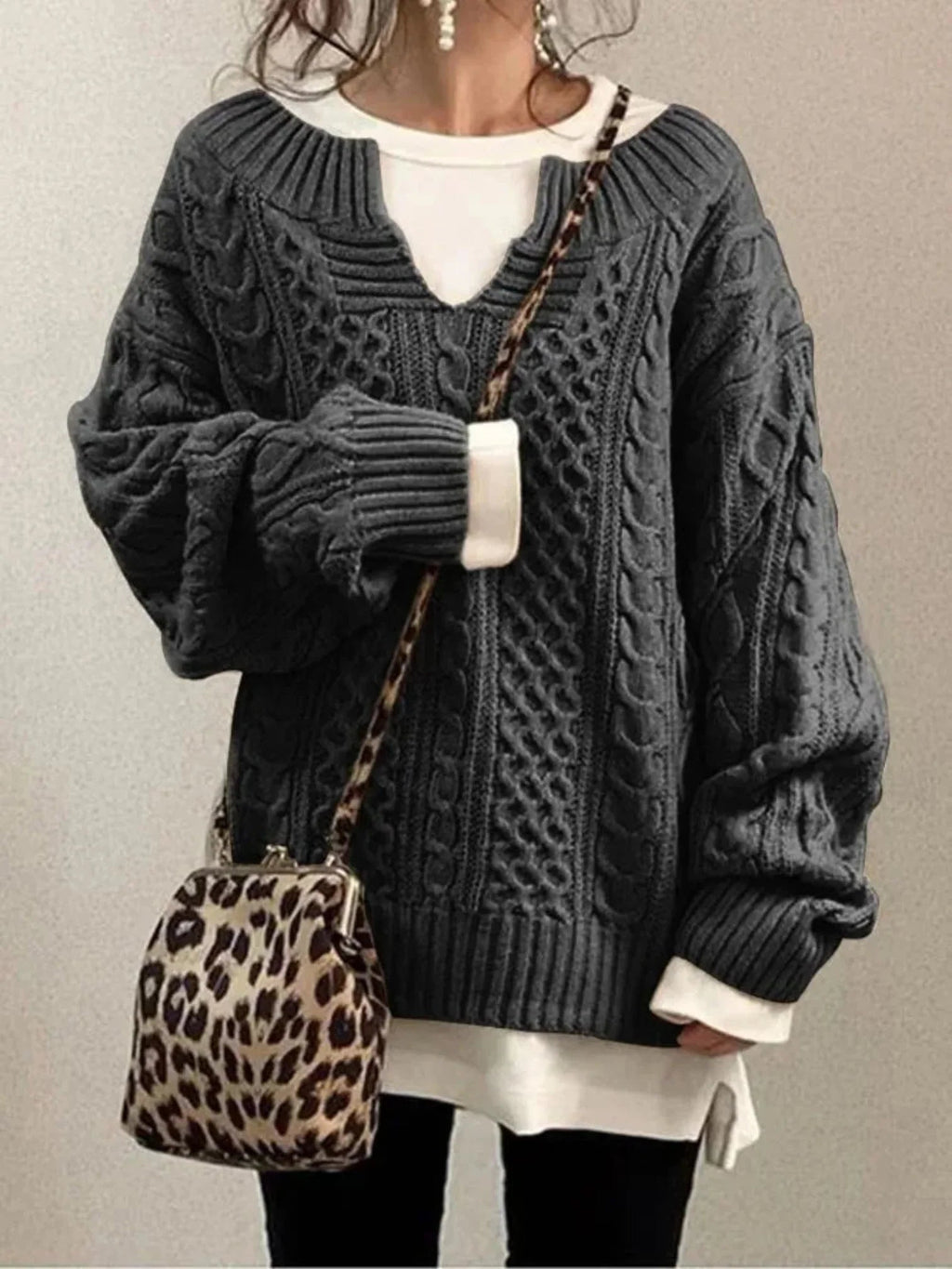 Pullover Damen mit V-Ausschnitt und strukturiertem Design | A&B - 3 - Annoboutique