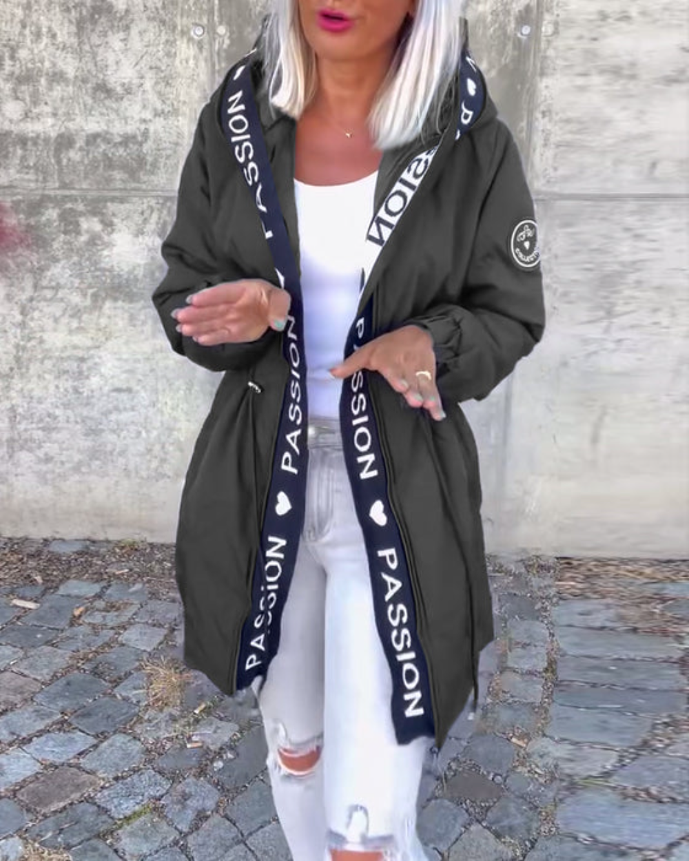 Damen Jacke mit Kapuze und verstellbarem Kordelzug | A&B - 2 - Annoboutique