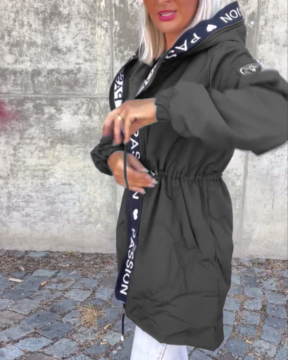 Damen Jacke mit Kapuze und verstellbarem Kordelzug | A&B - 3 - Annoboutique