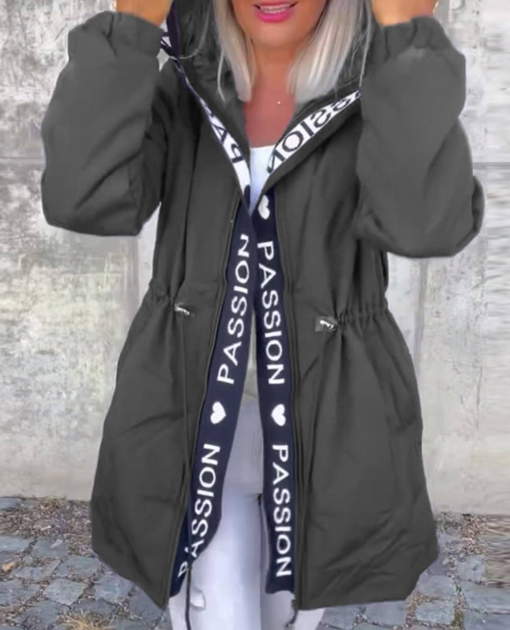 Damen Jacke mit Kapuze und verstellbarem Kordelzug | A&B - 8 - Annoboutique