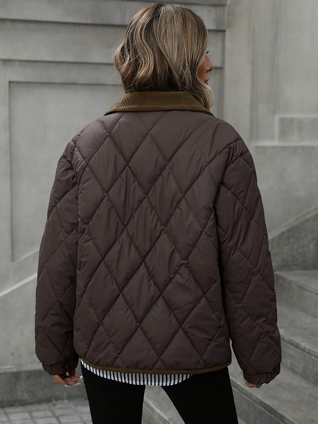 Damenjacke mit gestepptem Design und praktischen Taschen | A&B - 2 - Annoboutique