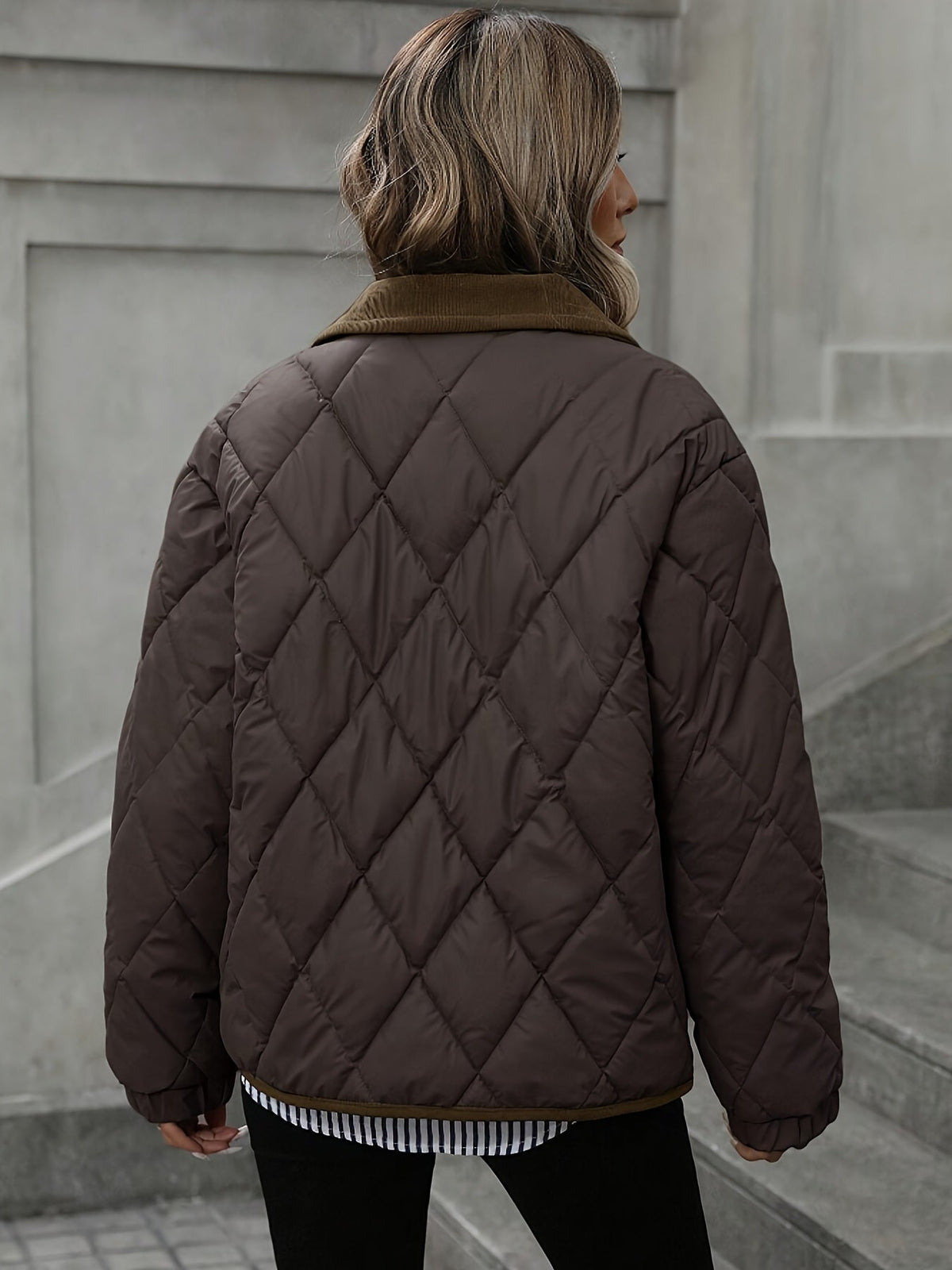 Damenjacke mit gestepptem Design und praktischen Taschen | A&B - 2 - Annoboutique