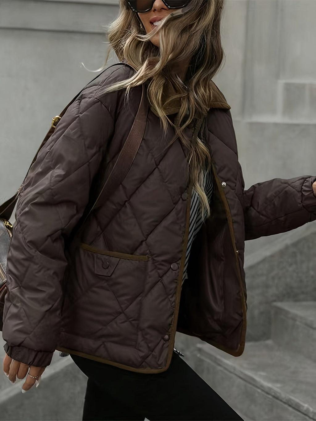 Damenjacke mit gestepptem Design und praktischen Taschen | A&B - 4 - Annoboutique