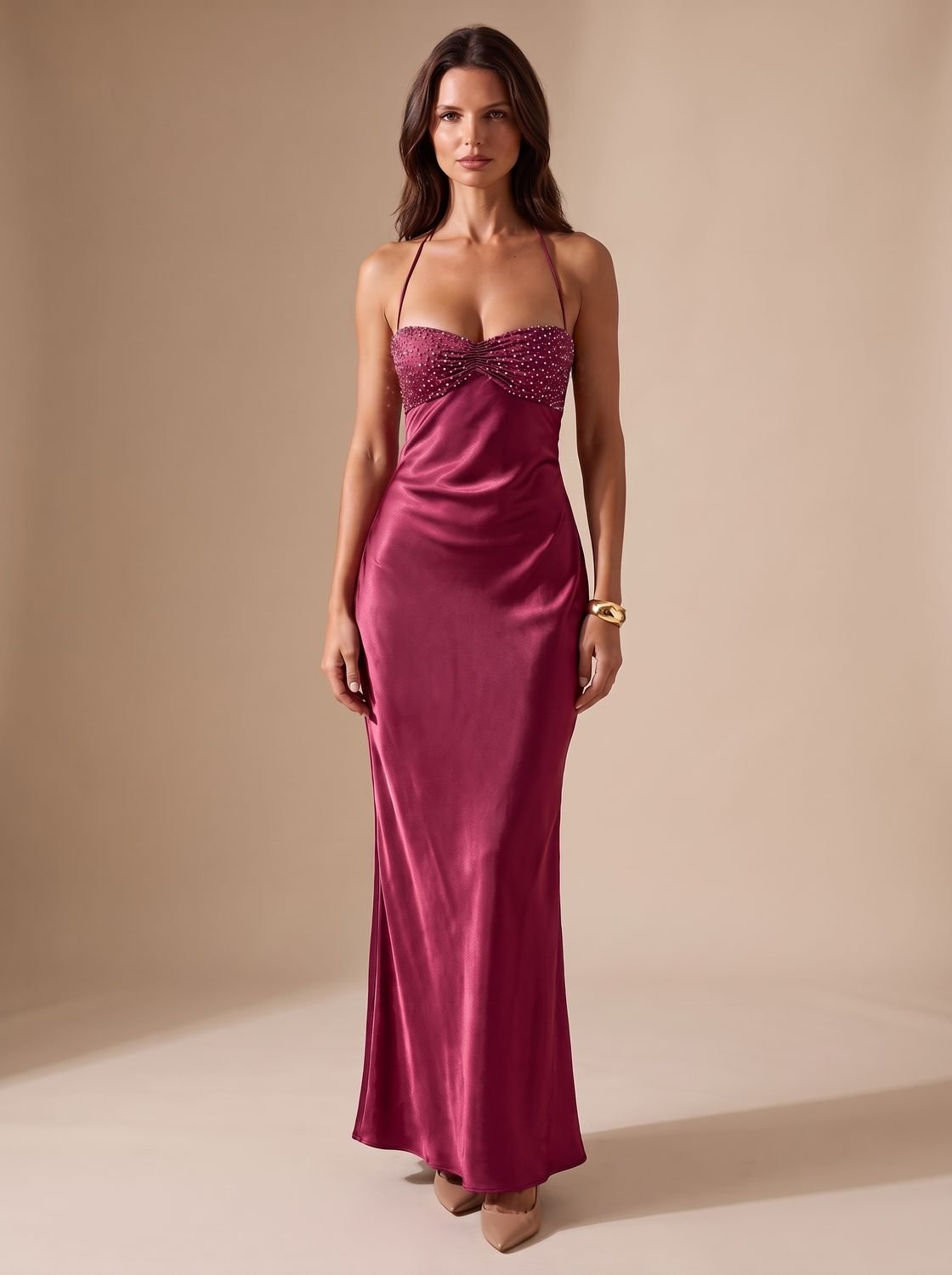 Maxikleid Damen mit Halterneck und figurbetonter Silhouette | A&B - 4 - Annoboutique