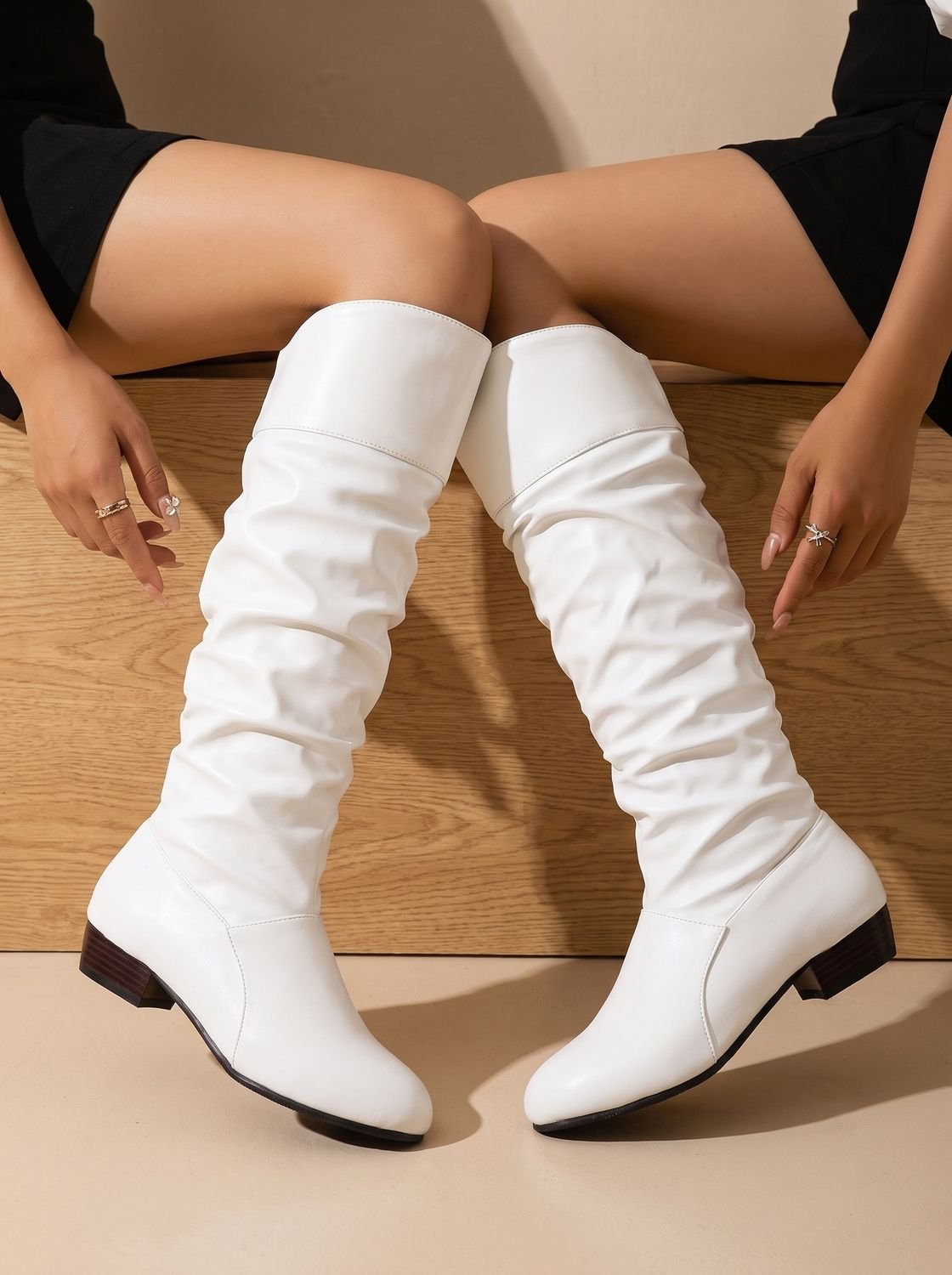 Damen Boots mit lässigem Schnitt und komfortablem Blockabsatz | A&B - 10 - Annoboutique