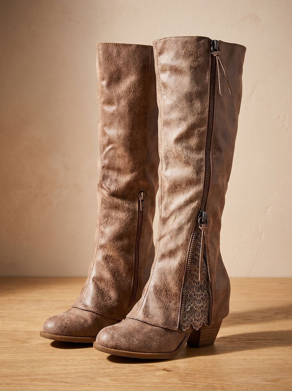 Damenstiefel mit hohem Schaft und Blockabsatz | A&B - 1 - Annoboutique