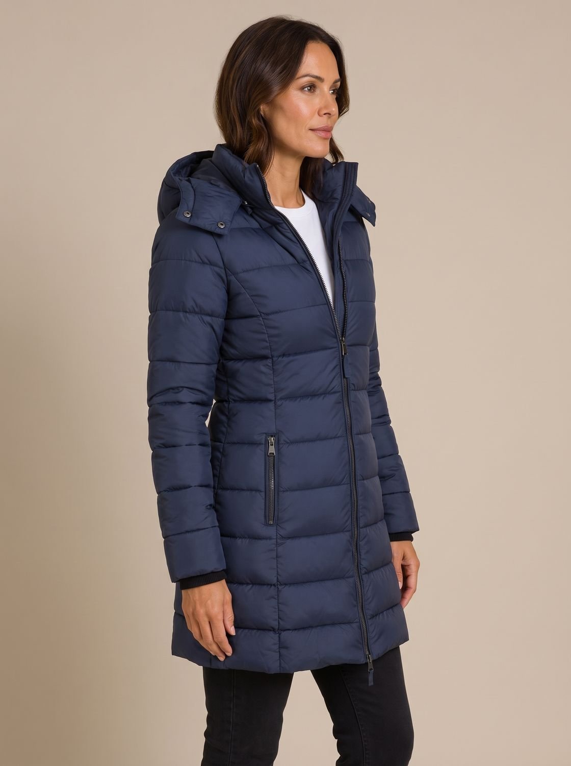 Damenjacke mit Kapuze und figurschmeichelndem Schnitt | A&B - 2 - Annoboutique
