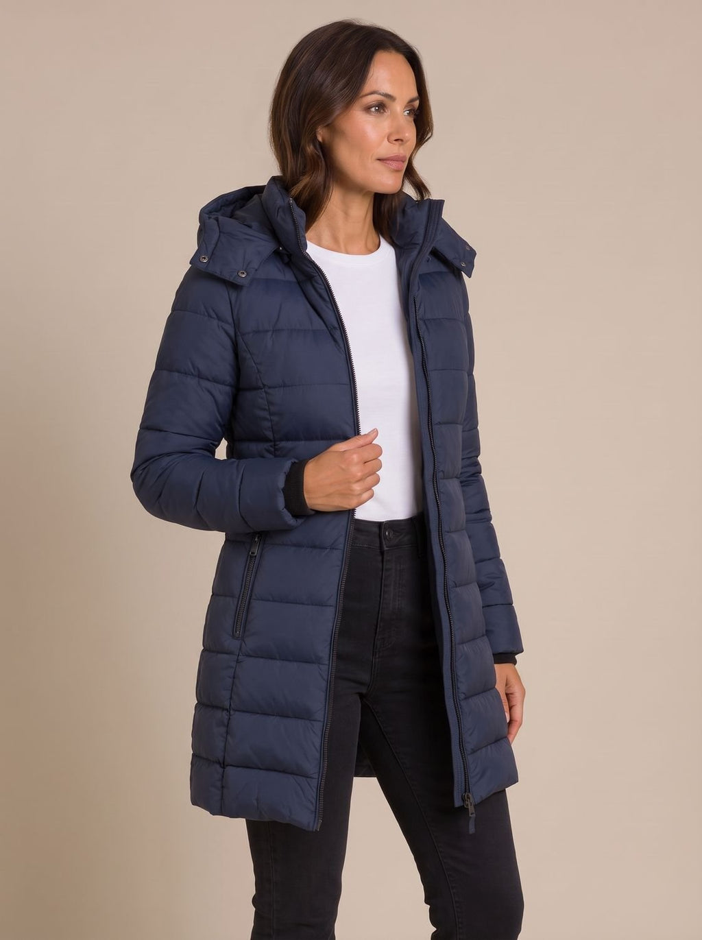 Damenjacke mit Kapuze und figurschmeichelndem Schnitt | A&B - 3 - Annoboutique