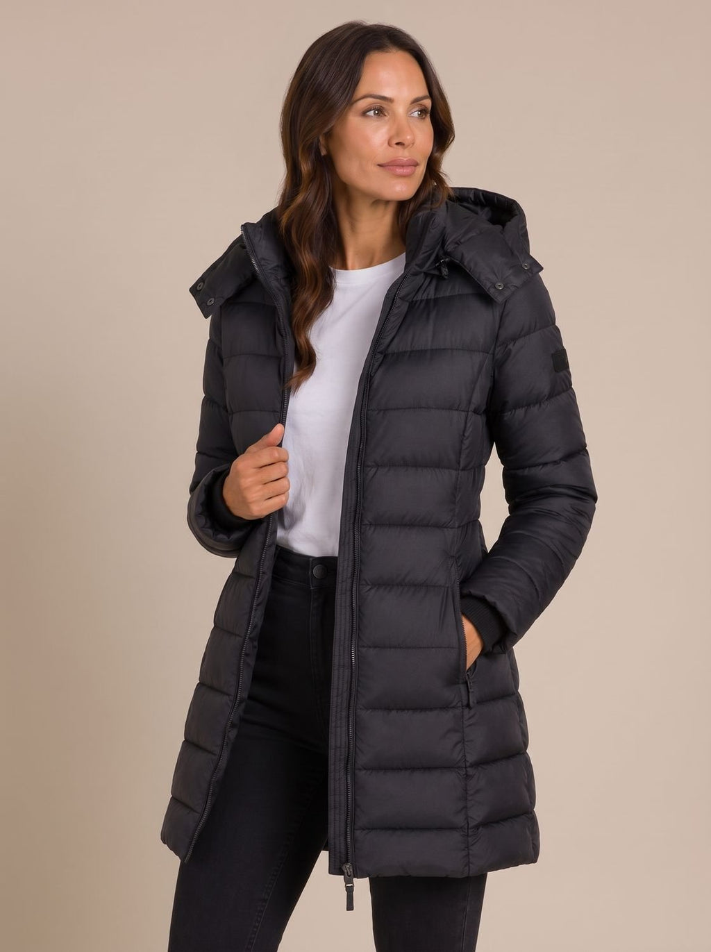 Damenjacke mit Kapuze und figurschmeichelndem Schnitt | A&B - 8 - Annoboutique