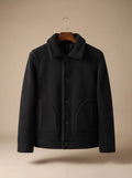Herrenjacke mit klassischem Kragen und praktischen Taschen - 1 - Annoboutique