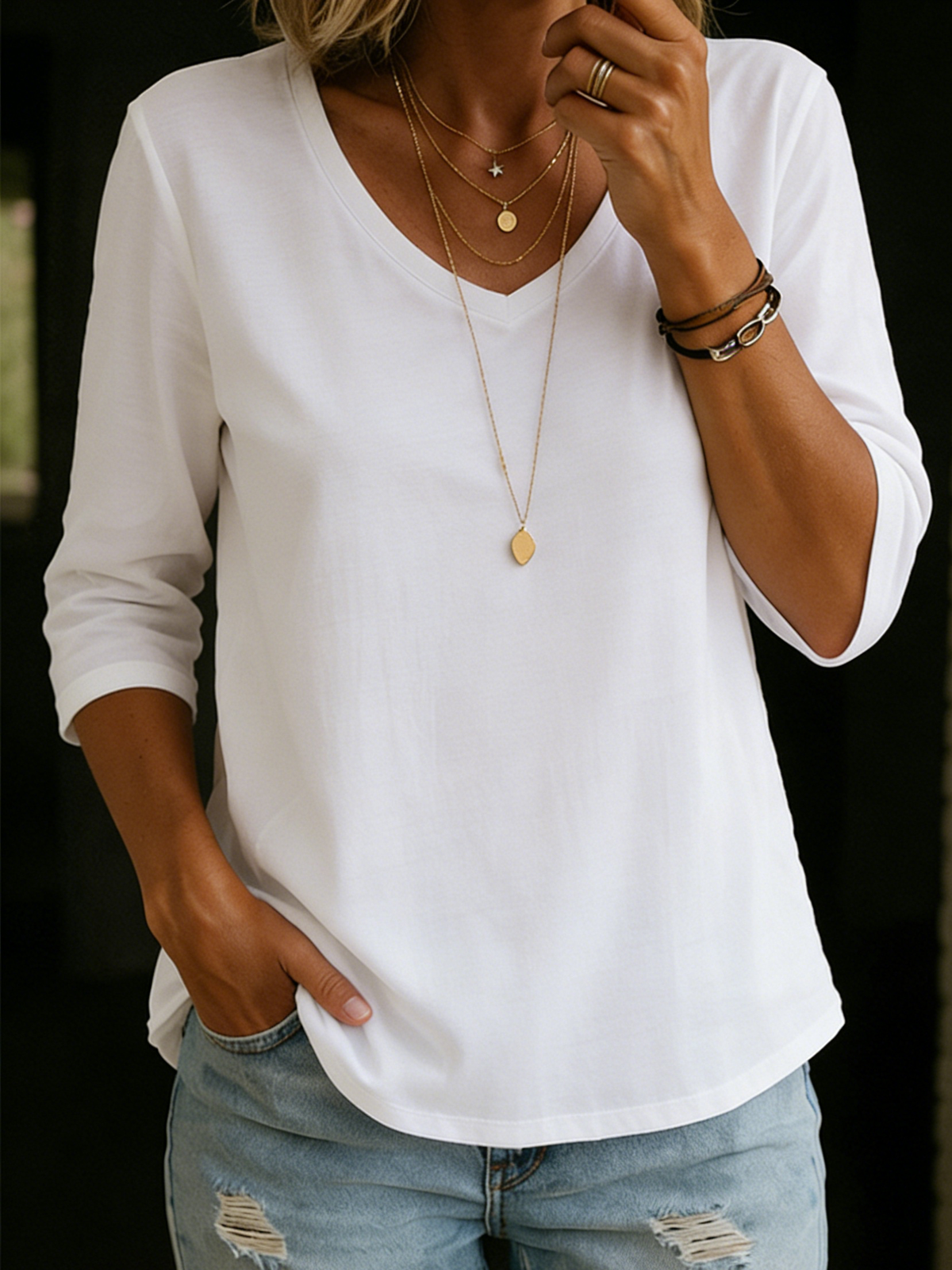 Damen T-Shirt mit V-Ausschnitt und halblangen Ärmeln – lässiger Schnitt - 2 - Annoboutique