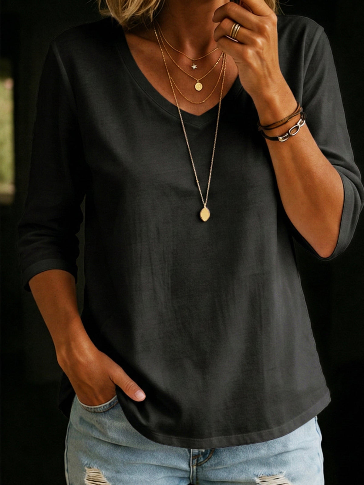 Damen T-Shirt mit V-Ausschnitt und halblangen Ärmeln – lässiger Schnitt - 4 - Annoboutique