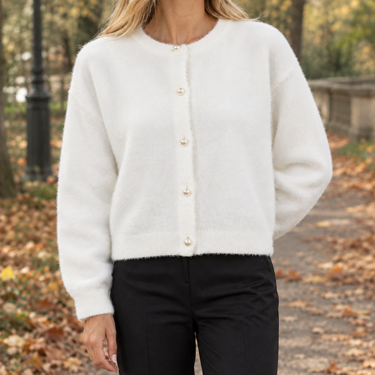 Damen Cardigan mit Knopfleiste und lockerer Passform | A&B - 1 - Annoboutique