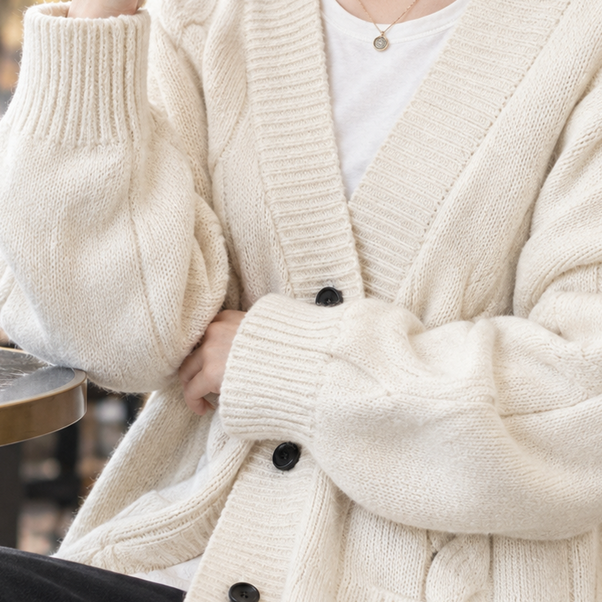 Damen Cardigan im lässigen Oversized-Stil mit praktischen Taschen | A&B - 2 - Annoboutique