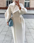 Trenchcoat Damen mit tailliertem Schnitt und elegantem Design - 1 - Annoboutique