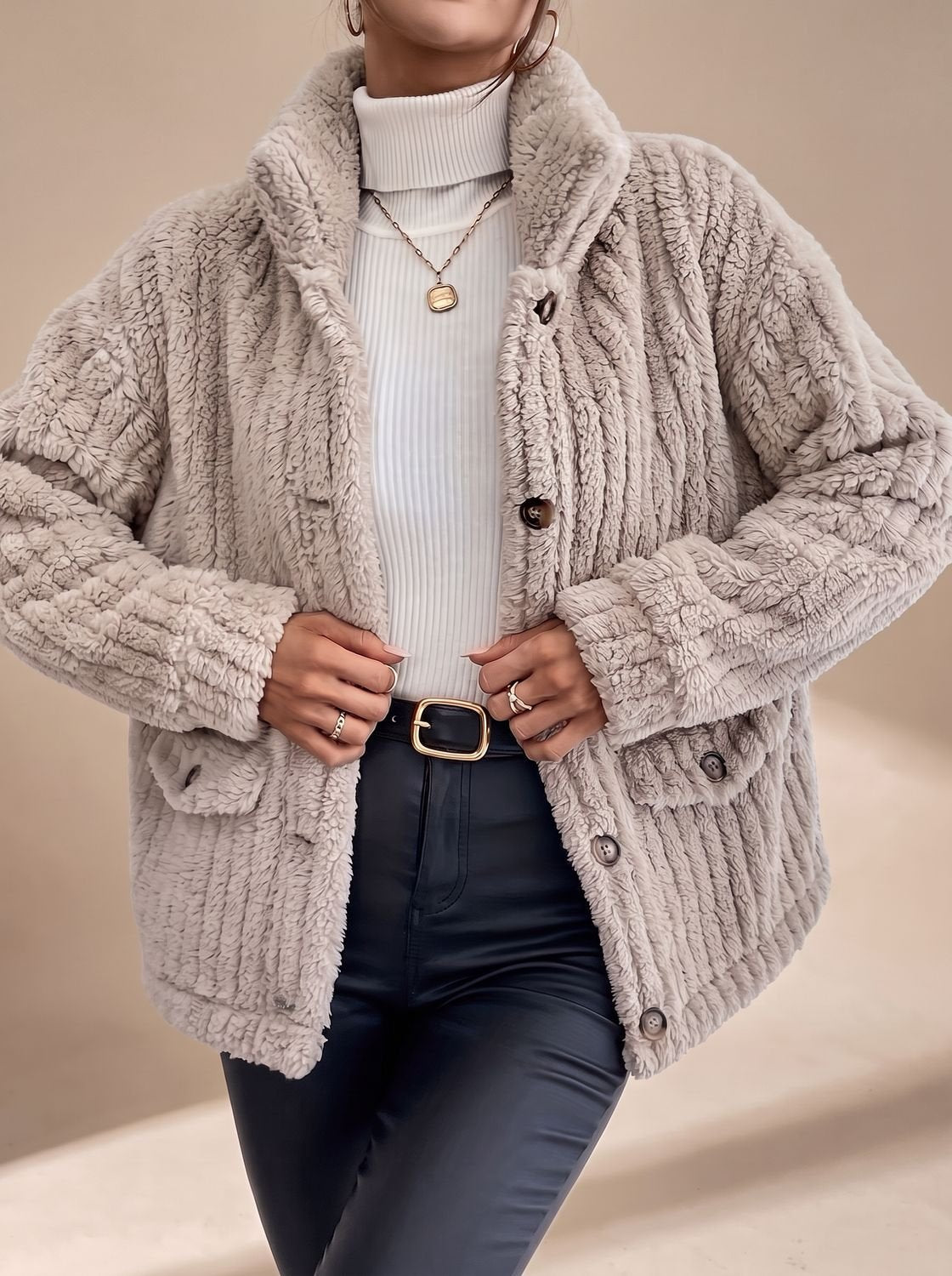 Damenjacke mit lässigem Schnitt und praktischen Taschen - 2 - Annoboutique
