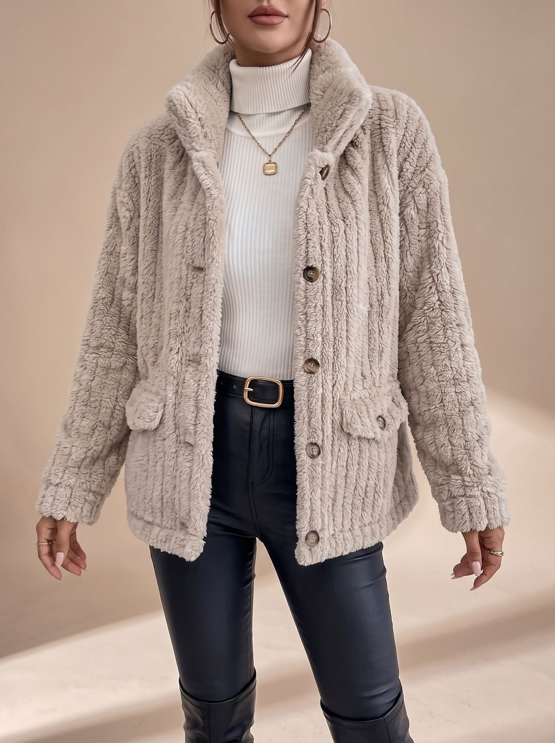 Damenjacke mit lässigem Schnitt und praktischen Taschen - 3 - Annoboutique