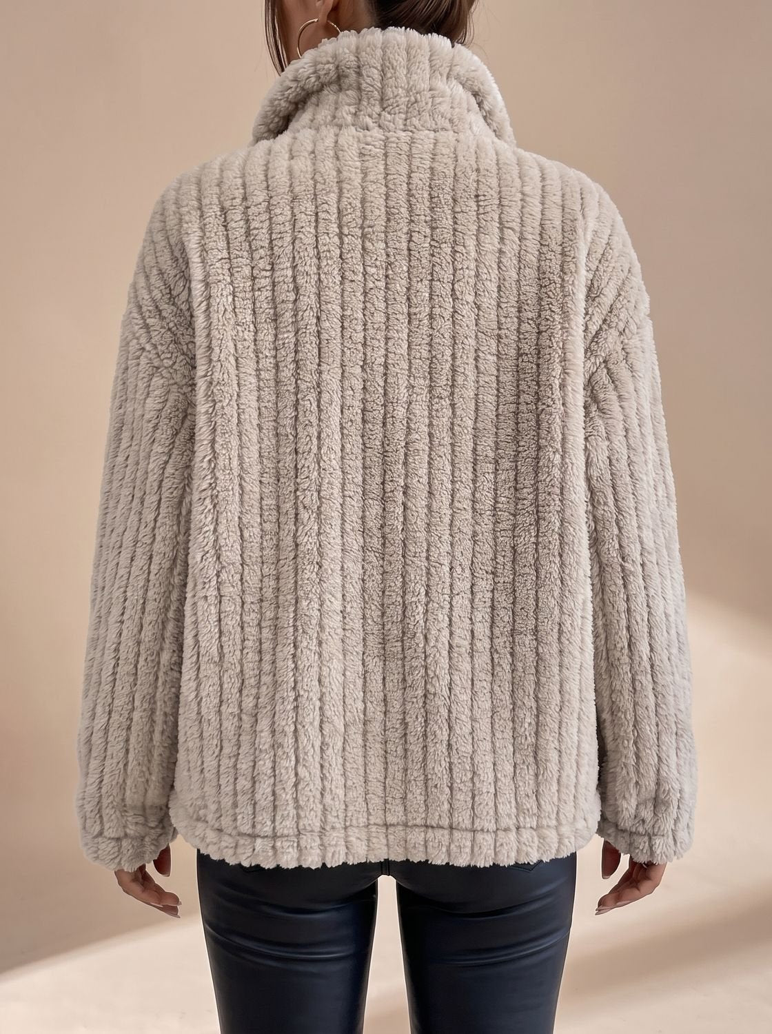 Damenjacke mit lässigem Schnitt und praktischen Taschen - 4 - Annoboutique