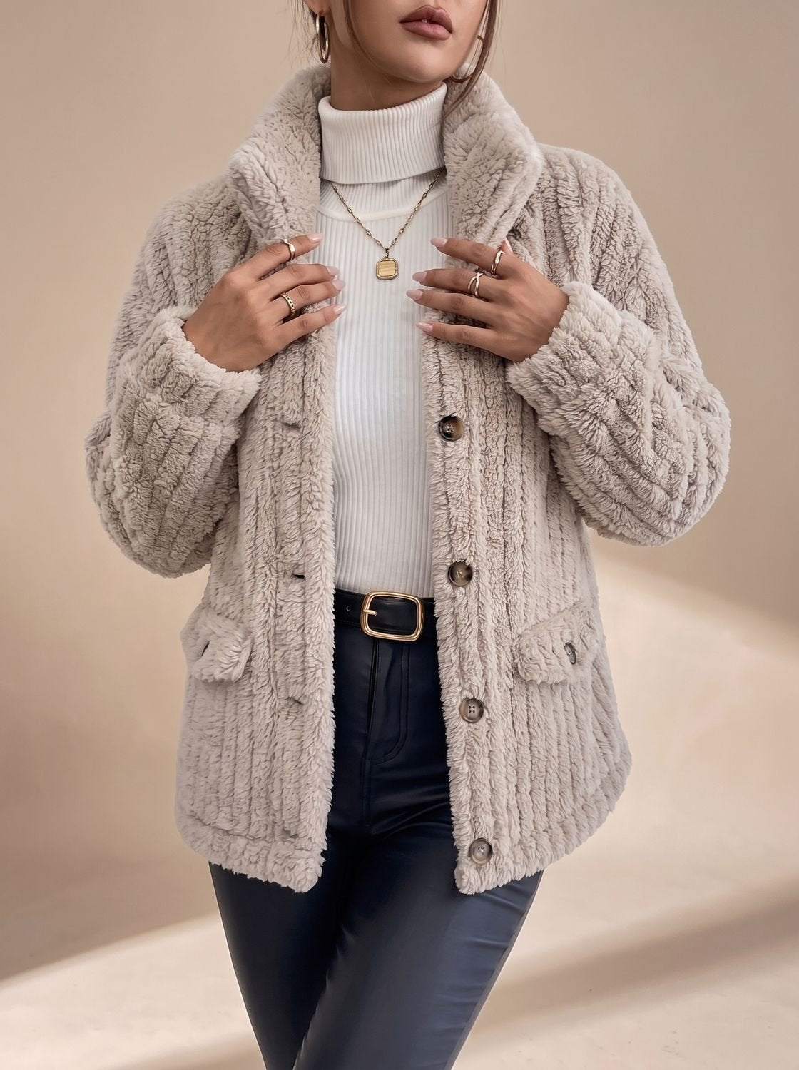 Damenjacke mit lässigem Schnitt und praktischen Taschen - 5 - Annoboutique