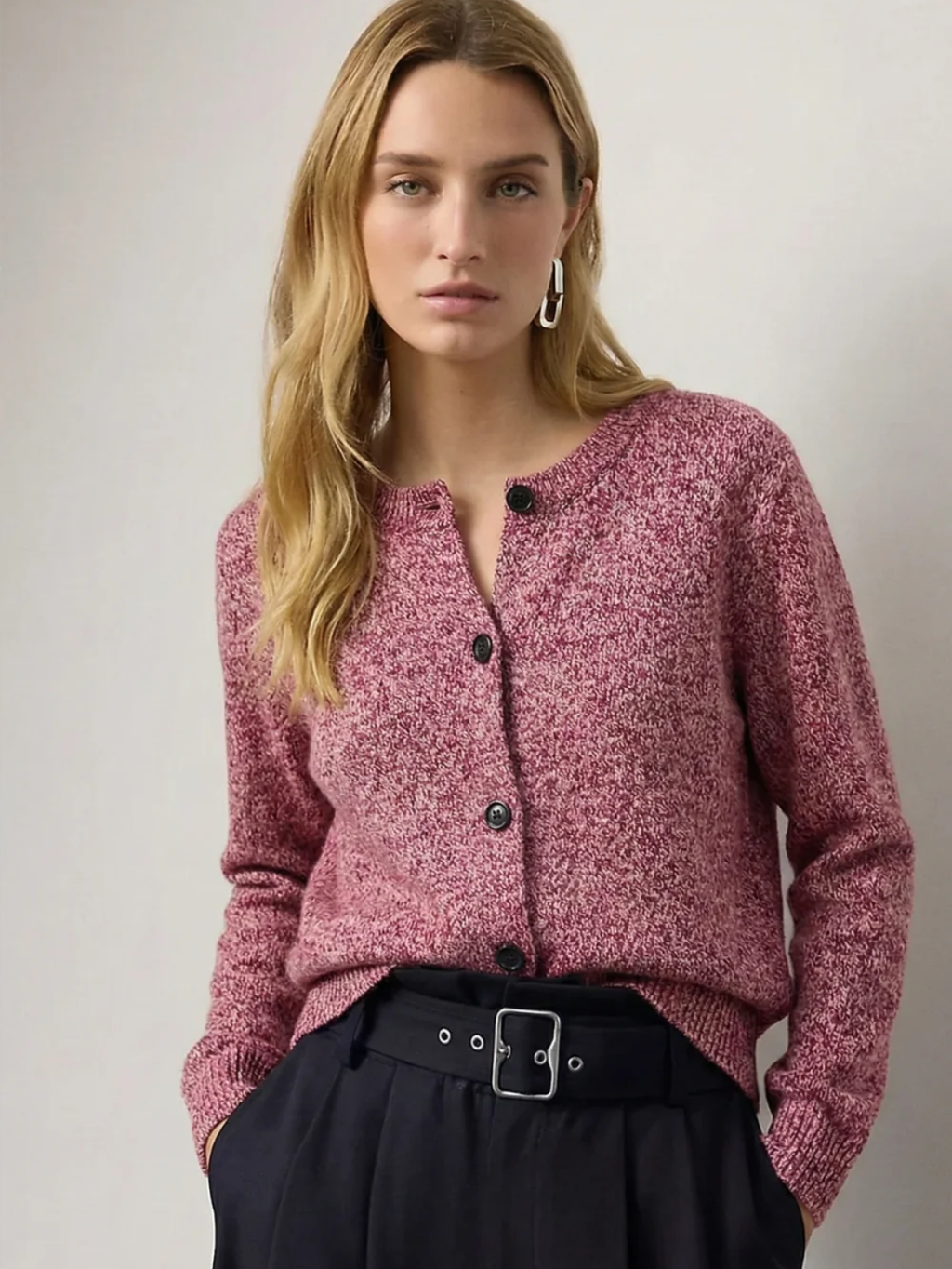 Damen Cardigan mit Rundhals und praktischer Knopfleiste - 1 - Annoboutique