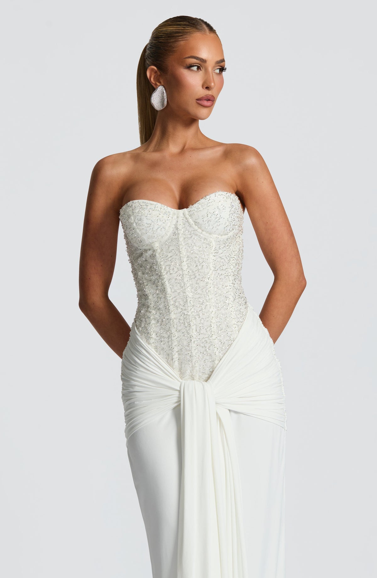 Abendkleid Damen mit tailliertem Schnitt und herzförmigem Ausschnitt - 7 - Annoboutique