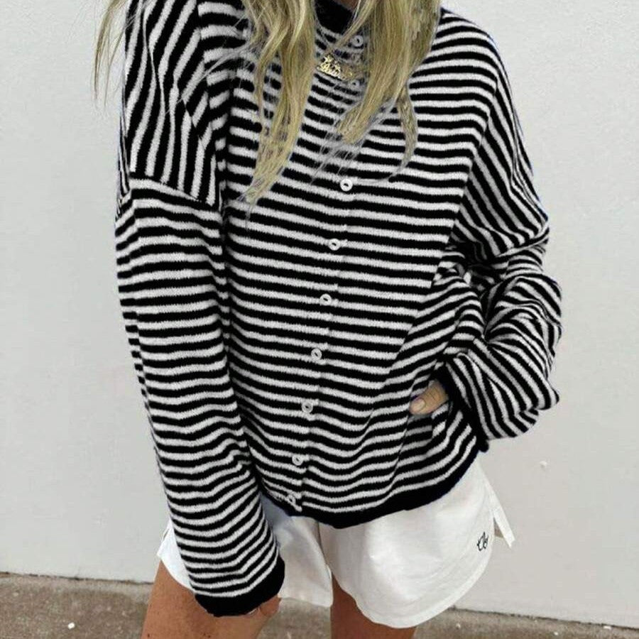 Pullover Damen mit Streifenmuster und Knopfdetails - lässiger Schnitt - 1 - Annoboutique