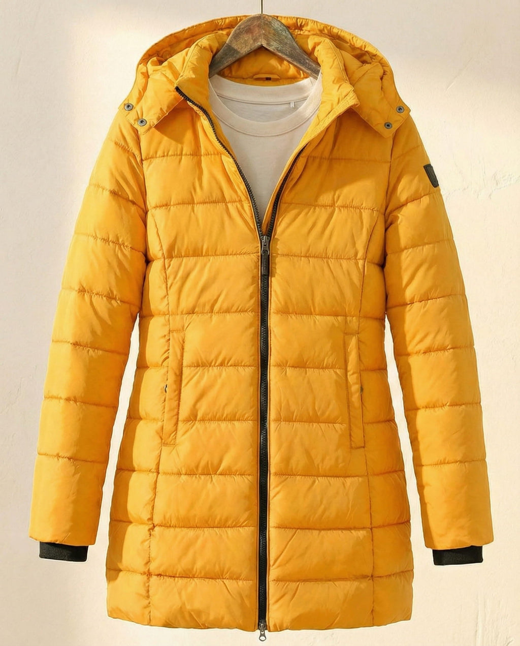 Damen Jacke mit Kapuze und figurbetontem Schnitt - 1 - Annoboutique