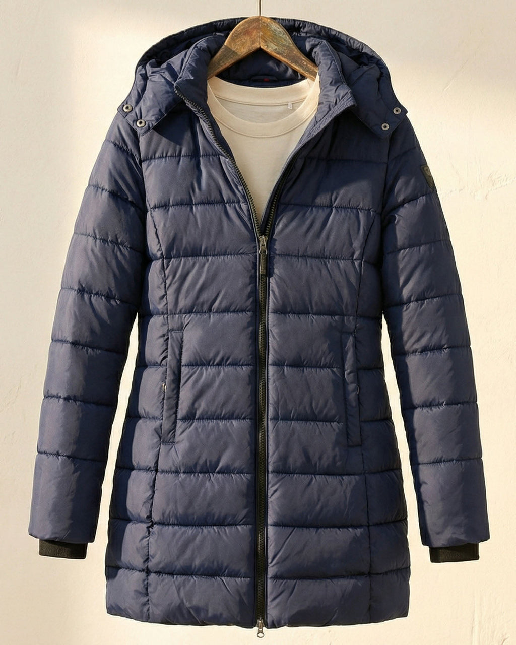 Damen Jacke mit Kapuze und figurbetontem Schnitt - 5 - Annoboutique
