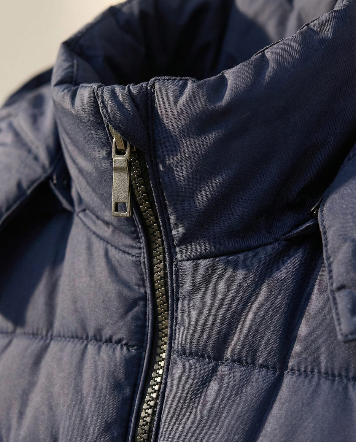 Damen Jacke mit Kapuze und figurbetontem Schnitt - 7 - Annoboutique