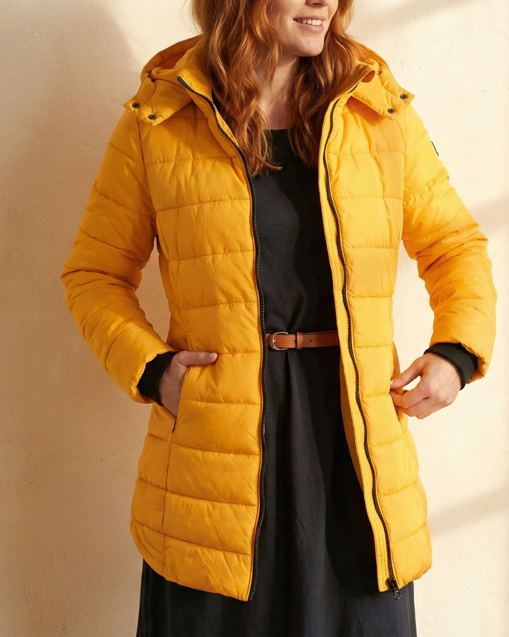 Damen Jacke mit Kapuze und figurbetontem Schnitt - 8 - Annoboutique