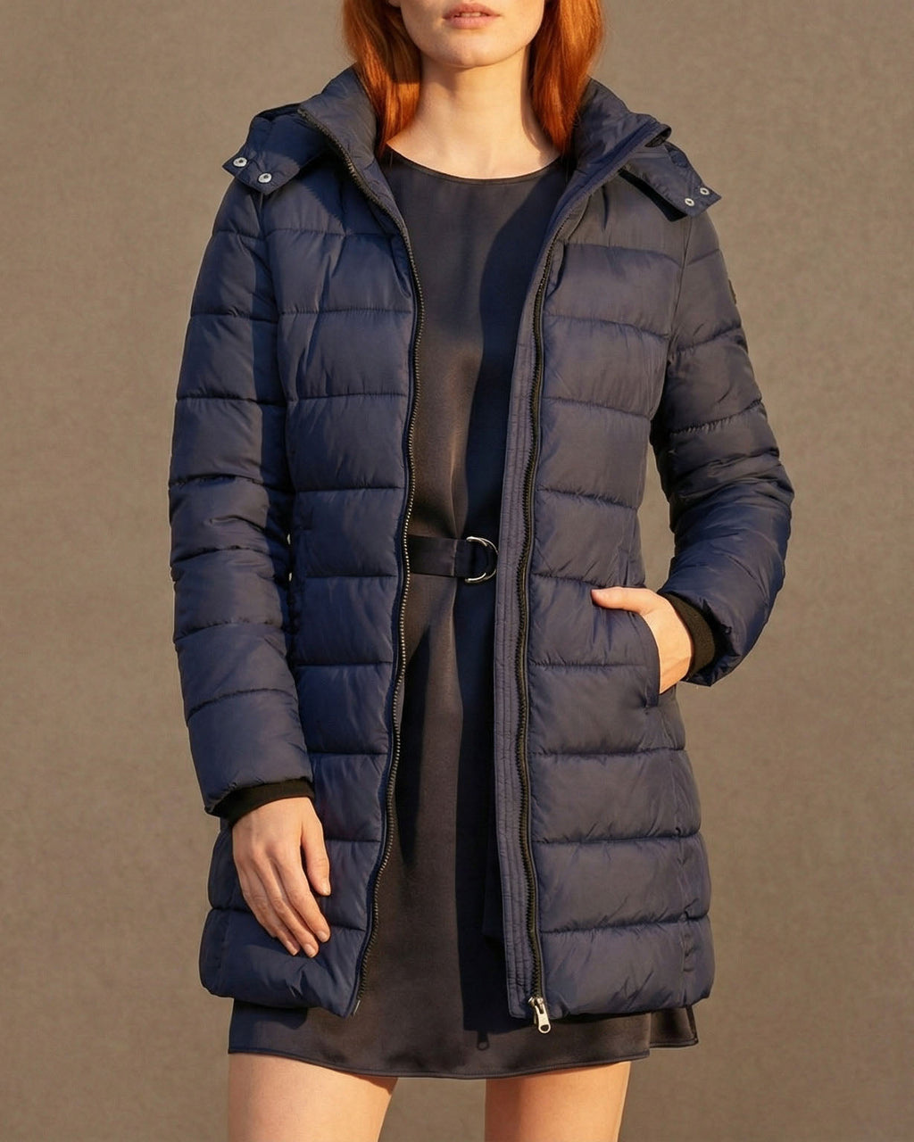 Damen Jacke mit Kapuze und figurbetontem Schnitt - 10 - Annoboutique