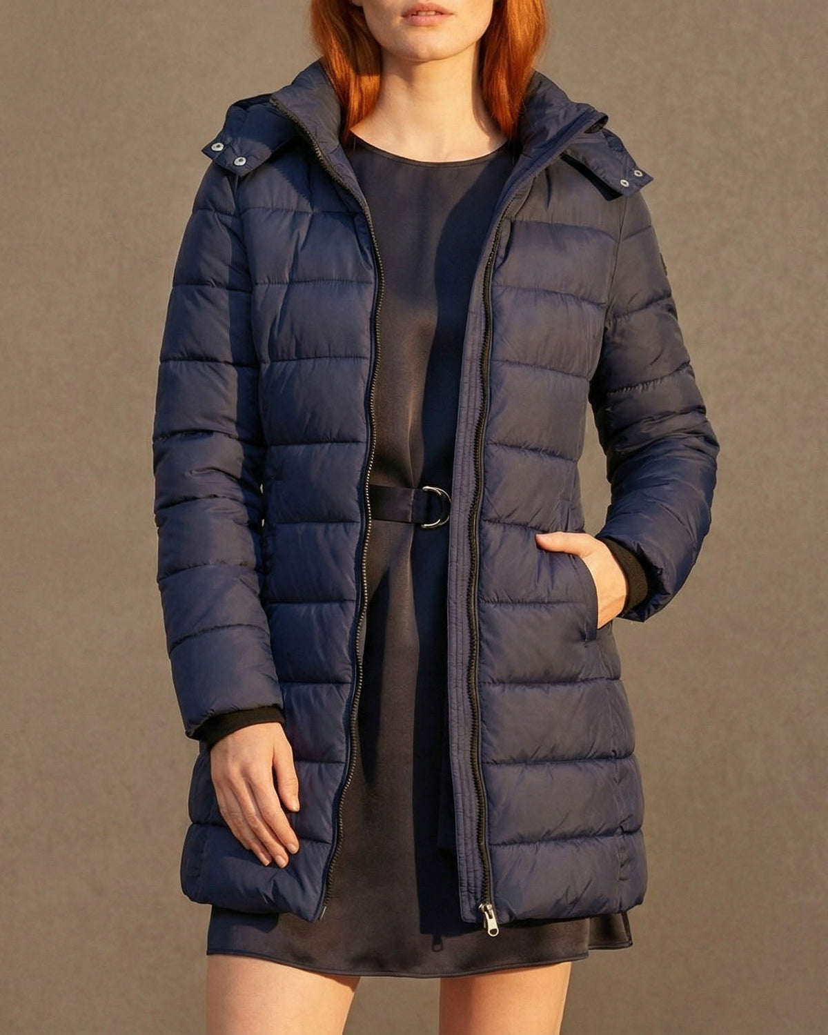 Damen Jacke mit Kapuze und figurbetontem Schnitt - 10 - Annoboutique