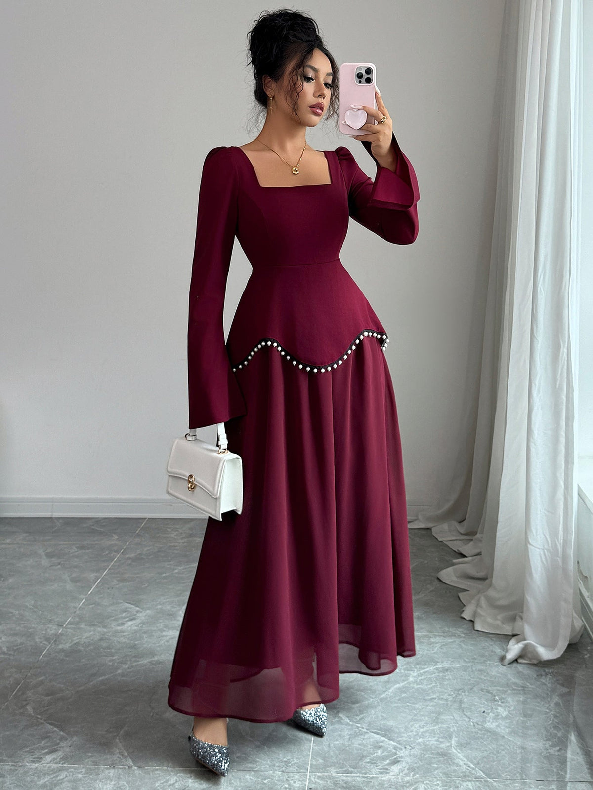 Maxikleid Damen mit quadratischem Ausschnitt und schwingenden Ärmeln - 1 - Annoboutique