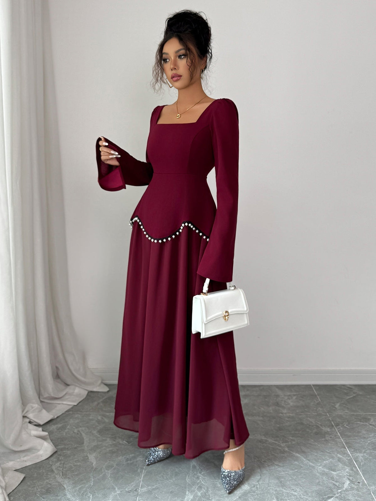 Maxikleid Damen mit quadratischem Ausschnitt und schwingenden Ärmeln - 2 - Annoboutique