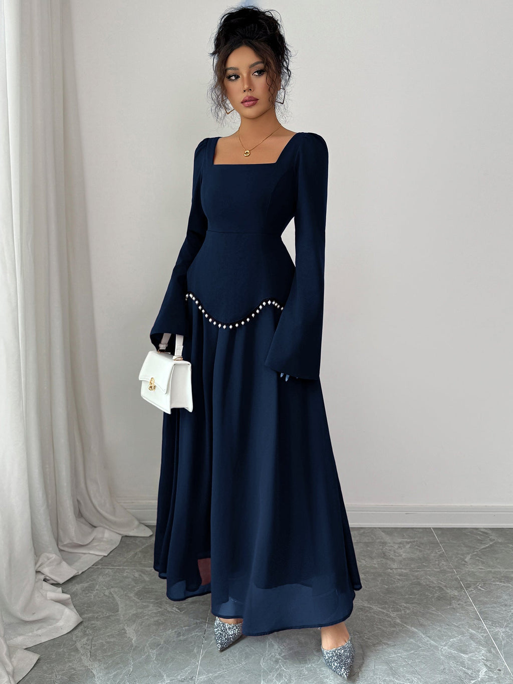 Maxikleid Damen mit quadratischem Ausschnitt und schwingenden Ärmeln - 6 - Annoboutique