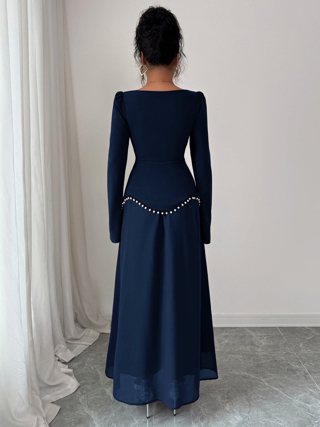 Maxikleid Damen mit quadratischem Ausschnitt und schwingenden Ärmeln - 8 - Annoboutique